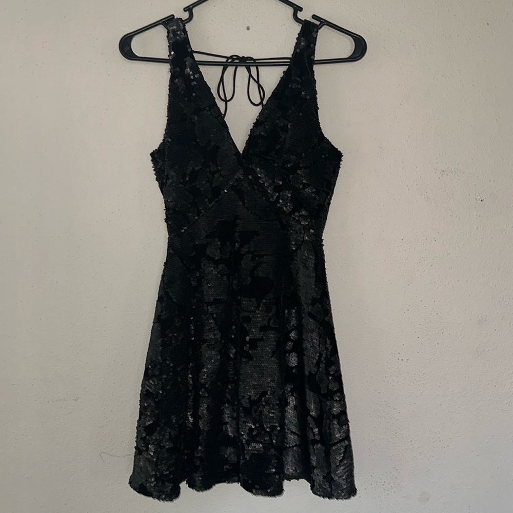 Velvet and sequin mini dress, XS Gianni Bini